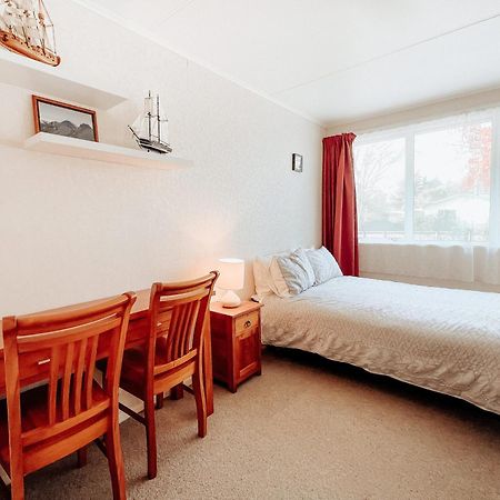 Alpine House Tongariro - Turangi Holiday Home Экстерьер фото