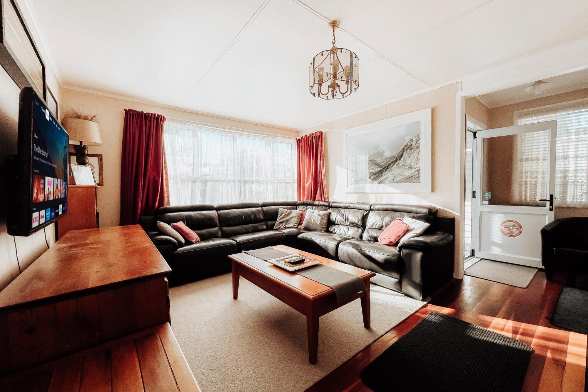 Alpine House Tongariro - Turangi Holiday Home Экстерьер фото