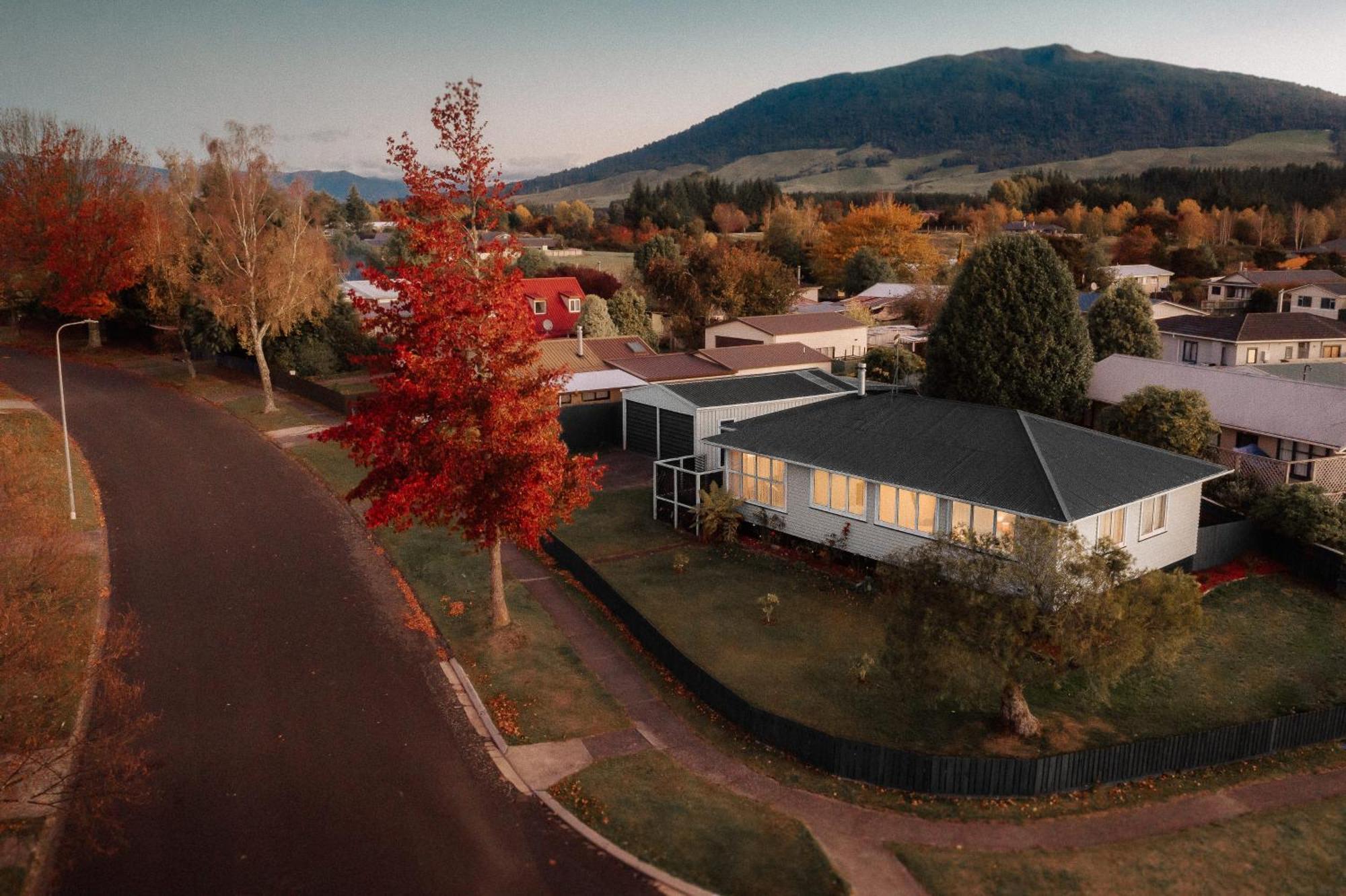 Alpine House Tongariro - Turangi Holiday Home Экстерьер фото